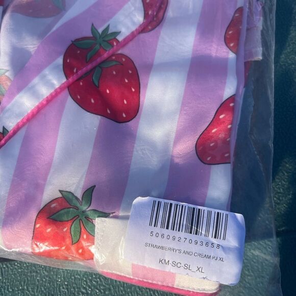 Karen Mabon Strawberries and Cream Pajama Set NWT - Picture 2 of 6